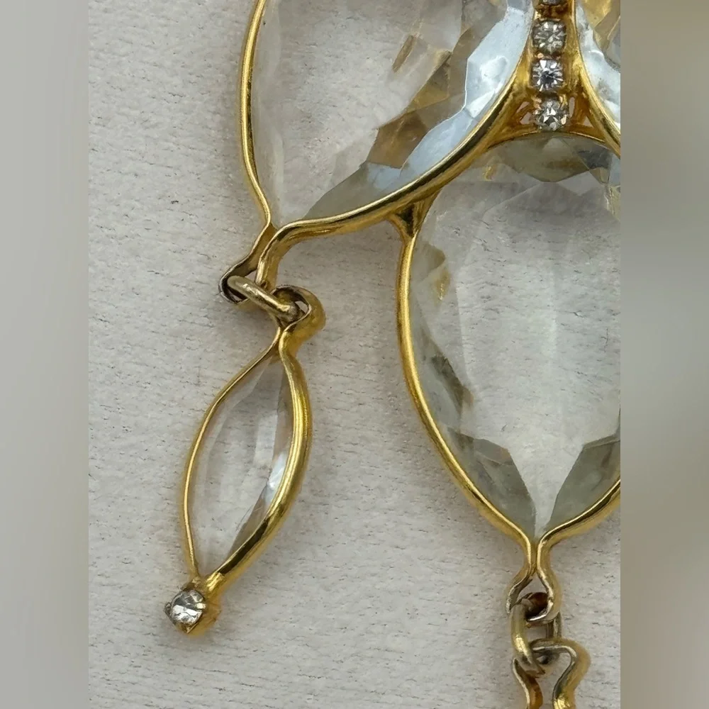Vintage 1970s Goldtone Clear Crystal‎ Chandelier Brooch Pin Statement